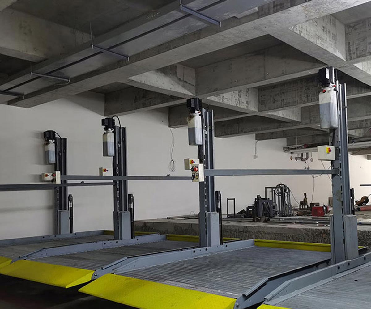 四柱简易升降立体车库停车设备过验收